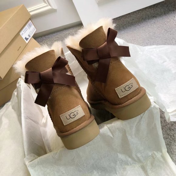 New UGG Classic Ultra Mini Boot Chestnut (Women's). PRICE IS FIRM - Picture 3 of 6
